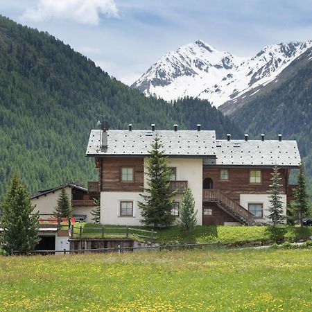 Residence Le Cascate Ливиньо Екстериор снимка