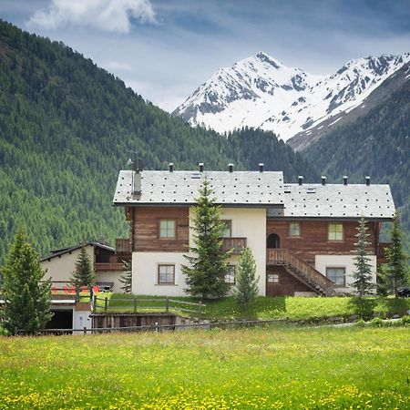 Residence Le Cascate Ливиньо Екстериор снимка