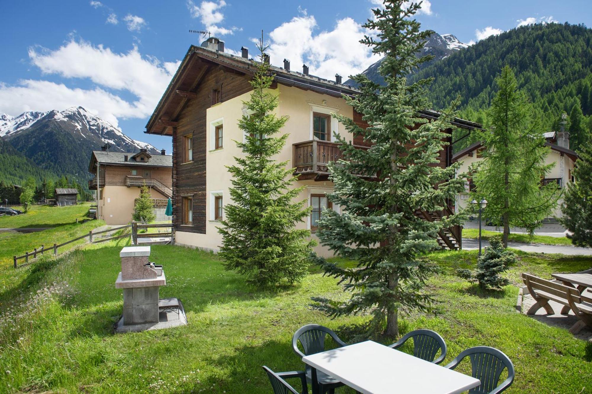 Residence Le Cascate Ливиньо Екстериор снимка
