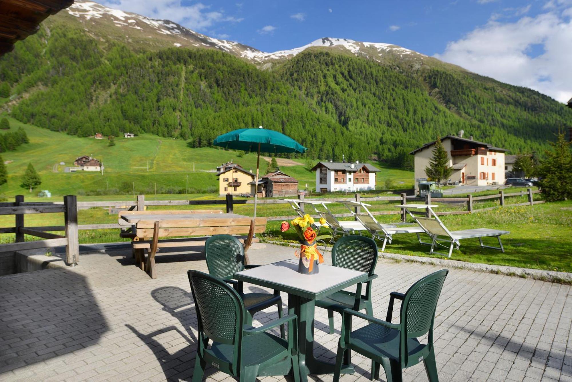 Residence Le Cascate Ливиньо Екстериор снимка
